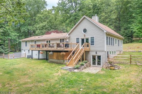 111 Andover Mohawk Rd, Andover NJ  07821-5004 exterior