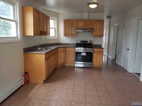 298 Morrissee Ave, Paterson NJ  07508-1437 exterior