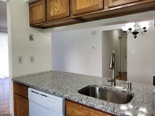 1302 Commons At Kingswood Dr, East Brunswick NJ  08816-5220 exterior