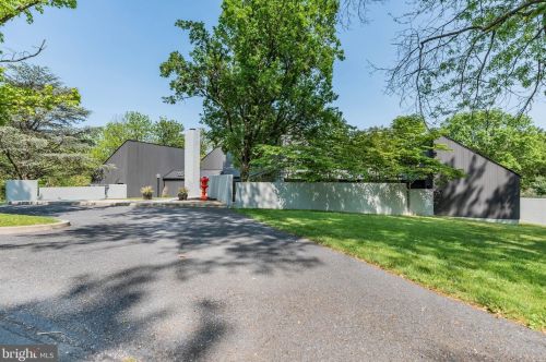 833 Kiehl Dr, Lemoyne, PA 17043-1201