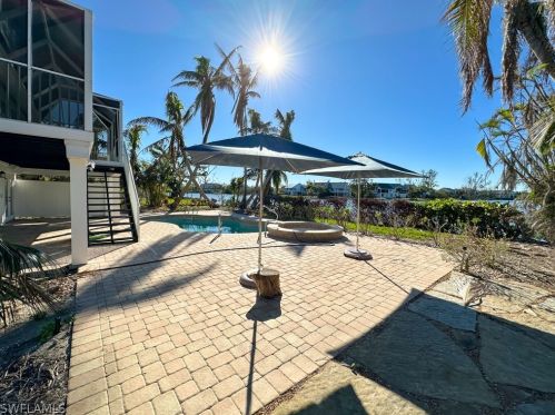 9027 Mockingbird Dr, Sanibel FL  33957-3609 exterior