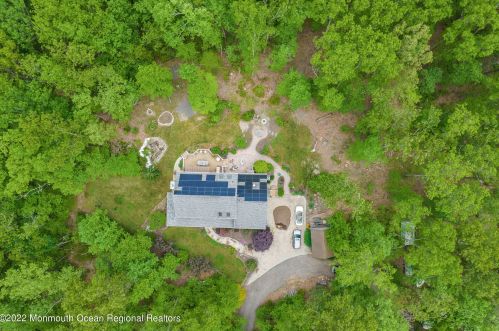 335 Veterans Hwy, Jackson Twp NJ  08527-2832 exterior