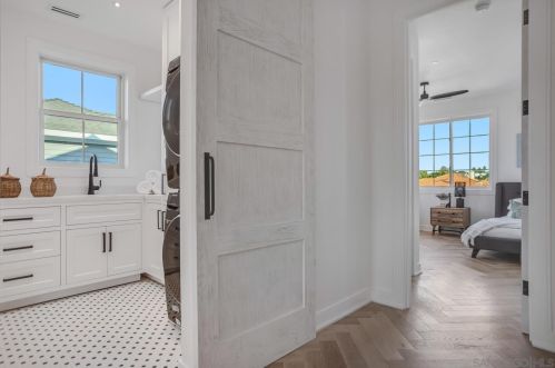 710 Cabrillo Ave, San Diego CA  92118-2030 exterior