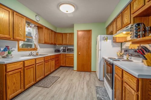 1322 Louisa St, Watertown, WI 53098-1137