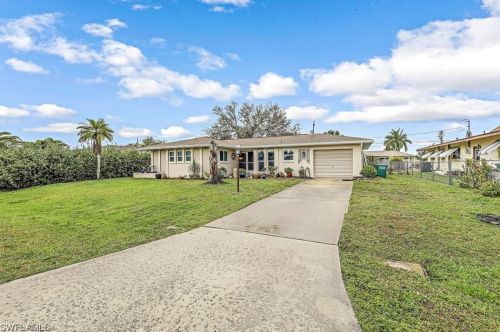 1303 27th Ter, Cape Coral, FL 33904-5773