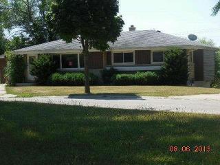 5679 Oriole Ct, Greendale, WI 53129-2545