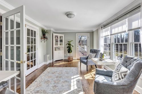 136 Vlg Rd, Huntington CT 06484-1778 exterior