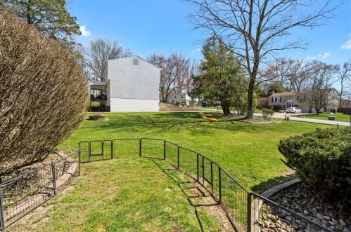 12 Heritage Ln, Trafford PA  15085-1323 exterior