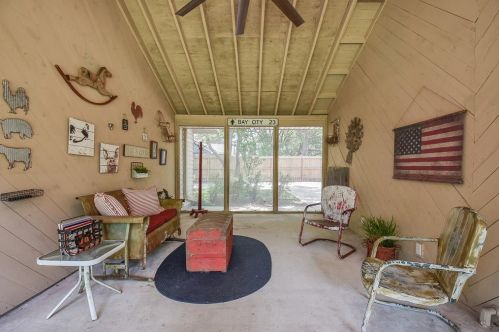 3601 Orange St, Pearland, TX 77581-3407