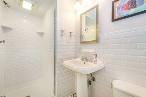 59 Raynor Rd, Morristown NJ  07960-2516 exterior