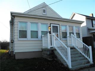 217 Mckim St, Zelienople, PA 16063-1032