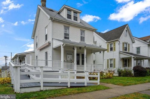 428 Center St, Kennett Sq, PA 19348-3249