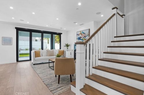 3213 Pine Ave, Manhattan Beach CA  90266-3615 exterior