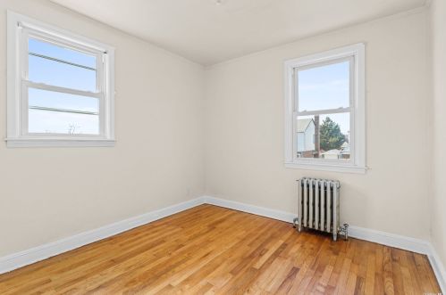 56 Wellington Rd, Floral Park NY  11003-1414 exterior