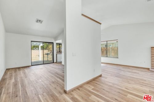 1621 Lingard St, Lancaster CA 93535-3442 exterior