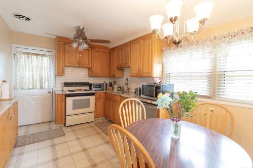 4 6th St, Danbury, CT 06810-5714