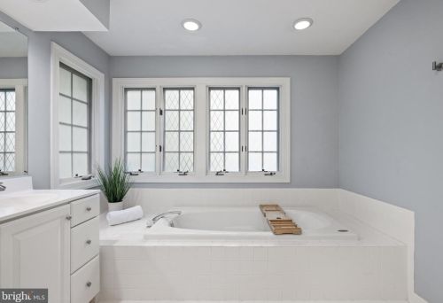 14829 Cox Creek Ct, Haymarket VA  20169-2626 exterior