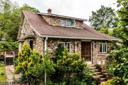 16 Longview Ave, Lincoln Park, NJ 07035-1607