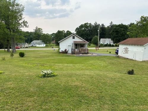 255 Blackhawk Rd, Beaver Falls PA  15010-1465 exterior