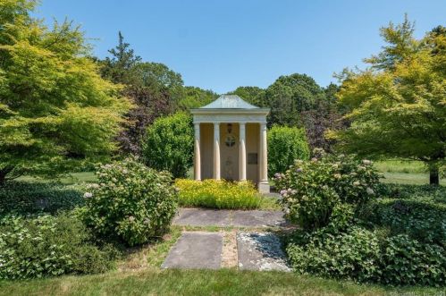 6 Johnny Cake Hill Rd, Lyme, CT 06371-1618