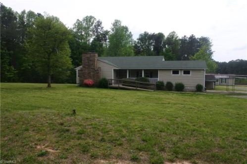 6890 Red Bank Rd, Germanton, NC 27019-9454