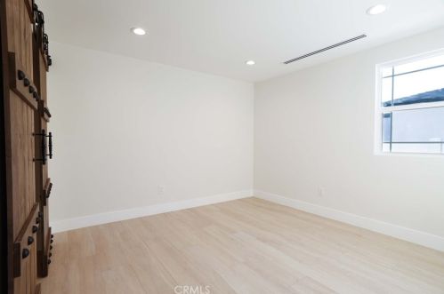 11512 La Maida St, North Hollywood CA  91601-4323 exterior