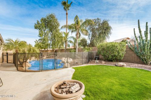 6109 Villa Theresa Dr, Glendale AZ  85308-8094 exterior