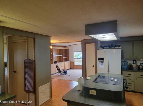 610 Dolphin Cir, Sebastian FL  32976-2591 exterior