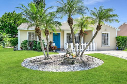 9109 Chrysanthemum Dr, Boynton Beach, FL 33472-1236