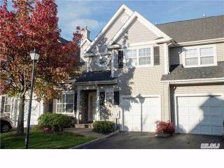 55 Paddington Cir, Smithtown, NY 11787-5902