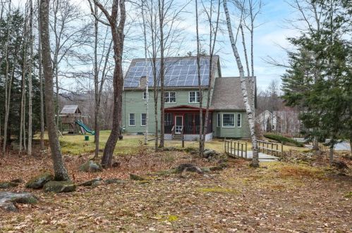16 Shenandoah Dr, Concord NH  03301-7920 exterior