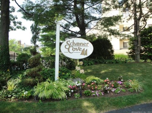 73 Harbor Dr, Stamford, CT 06902-7447