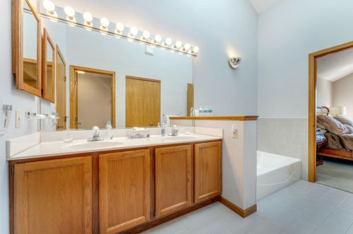 647 Brookside Dr, Crown Point IN  46307-4369 exterior