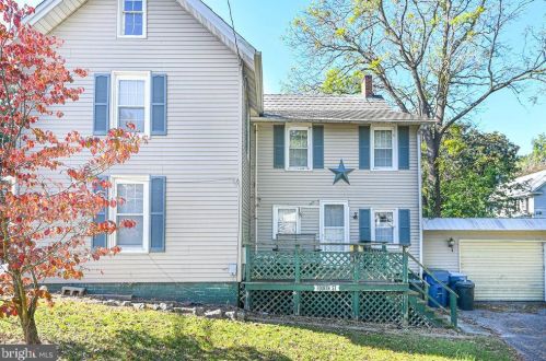 409 4th St, Laurel, DE 19956-1505