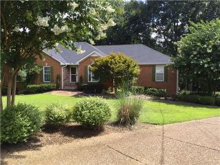 1041 Carriage Hill Dr, Hendersonville, TN 37075-8730