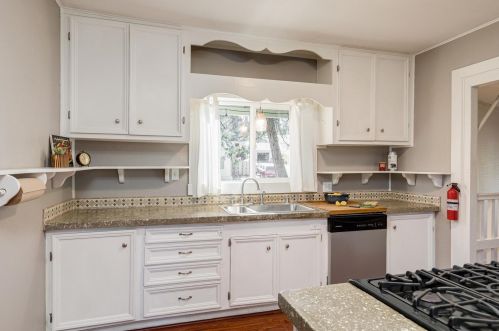 520 Ivy St, Grass Valley CA  95945-6126 exterior