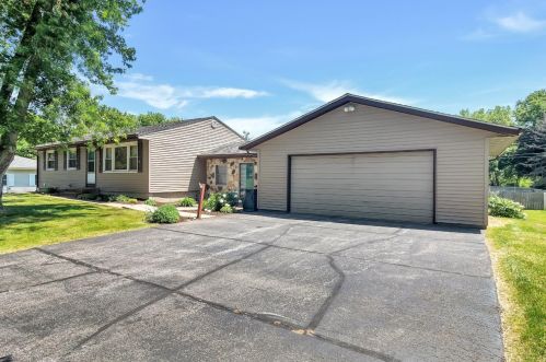 164 Hills Dr, Valpo, IN 46385-5376