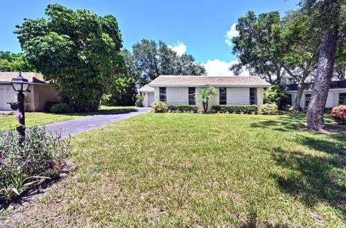 225 Yorkshire Ct, Naples, FL 34112-0228