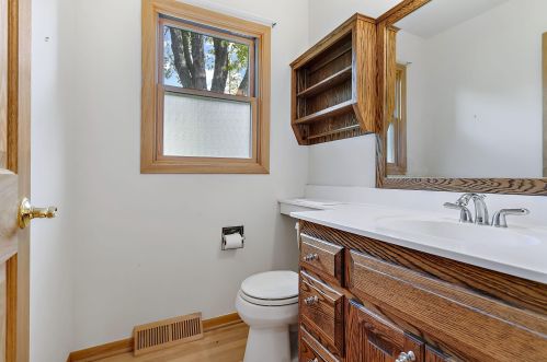 1900 Laura Ln, Waukesha WI  53186-2808 exterior