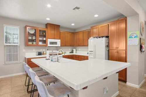 330 Applegate Dr, Valley Home CA  95361-8285 exterior