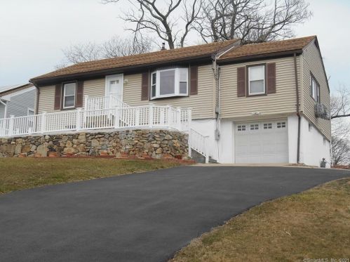 1070 Chopsey Hill Rd, Bridgeport, CT 06606-2416