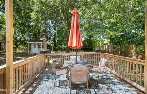 818 Paul Dr, Beaufort SC  29902-6626 exterior