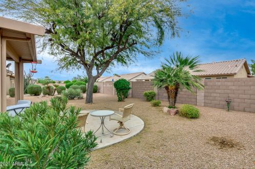 1492 Westchester Dr, Chandler AZ 85249-5091 exterior