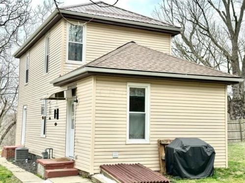 1324 Lewis Dr, Zanesville, OH 43701-6825