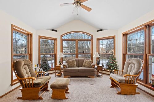 9732 Huntington Dr, Thiensville, WI 53097-3823