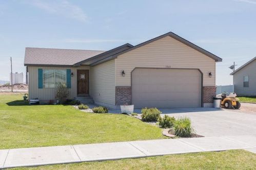 3060 Larson Dr, Idaho Falls, ID 83401-5051