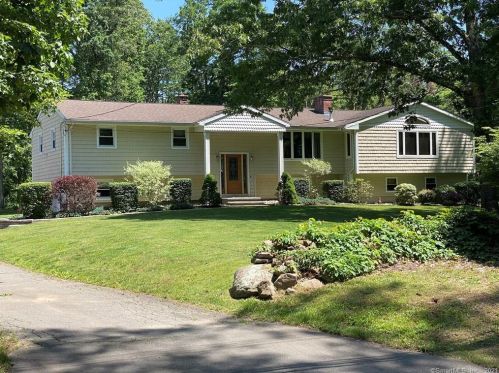 359 Sea Hill Rd, North Branford, CT 06471-1410