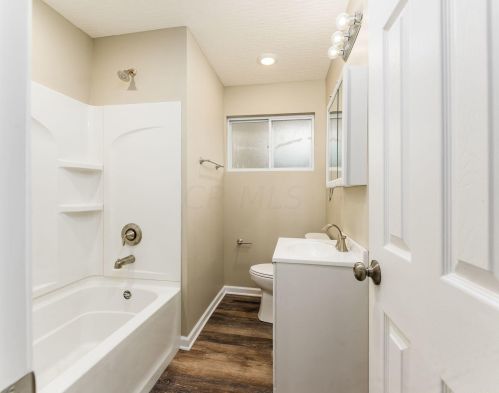 2972 Irwin Ave, Darbydale OH  43123-2310 exterior