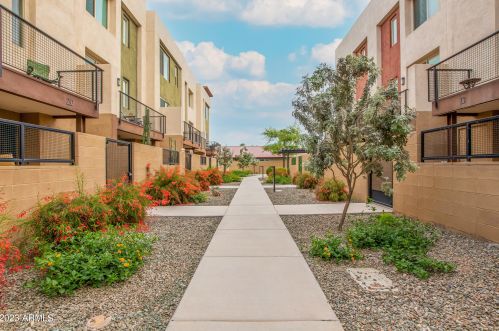 820 8th Ave, Phoenix AZ  85007 exterior