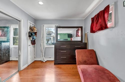 183 Booker Ave, Wheatley Heights NY  11798-4523 exterior